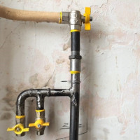 De ce vibrează țeava de gaz din apartament: cauza zgomotului și soluții la problemă