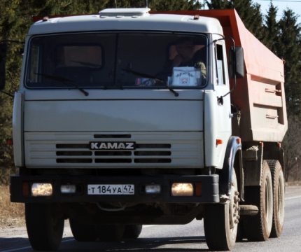 Camion cu eter dimetilic