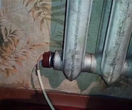 Radiator din fontă cu încălzitor electric încorporat