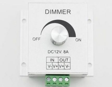 Dimmer rotativ cu mâner