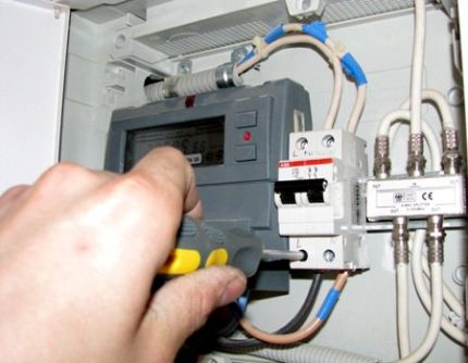 Izolarea întrerupătoarelor electrice