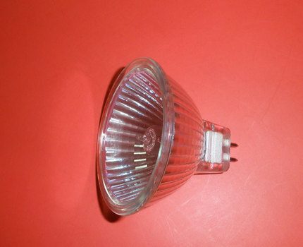 Lampa reflexă cu halogen G4