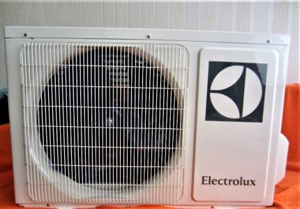 Unitatea de aer condiționat în aer liber Electrolux