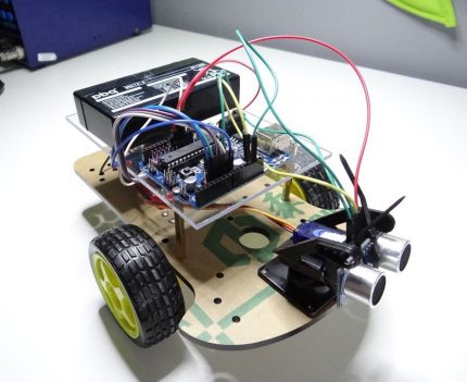 Robot pe bază de Arduino